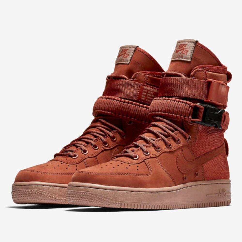 Nike Womens Sf Air Force 1 -- Dusty Peach, 9.5